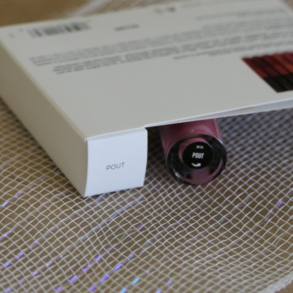 bareMinerals Lip Gloss Pout Mini Gen Nude Patent Lip Lacquer - Set of 3 - Picture 5 of 6